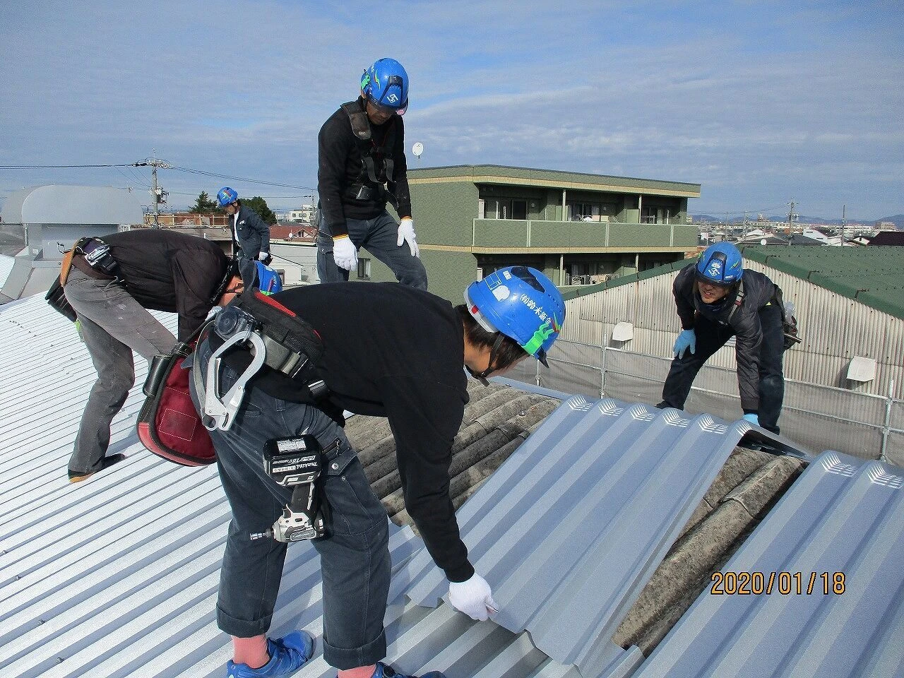 板金改修材は軽量で安心