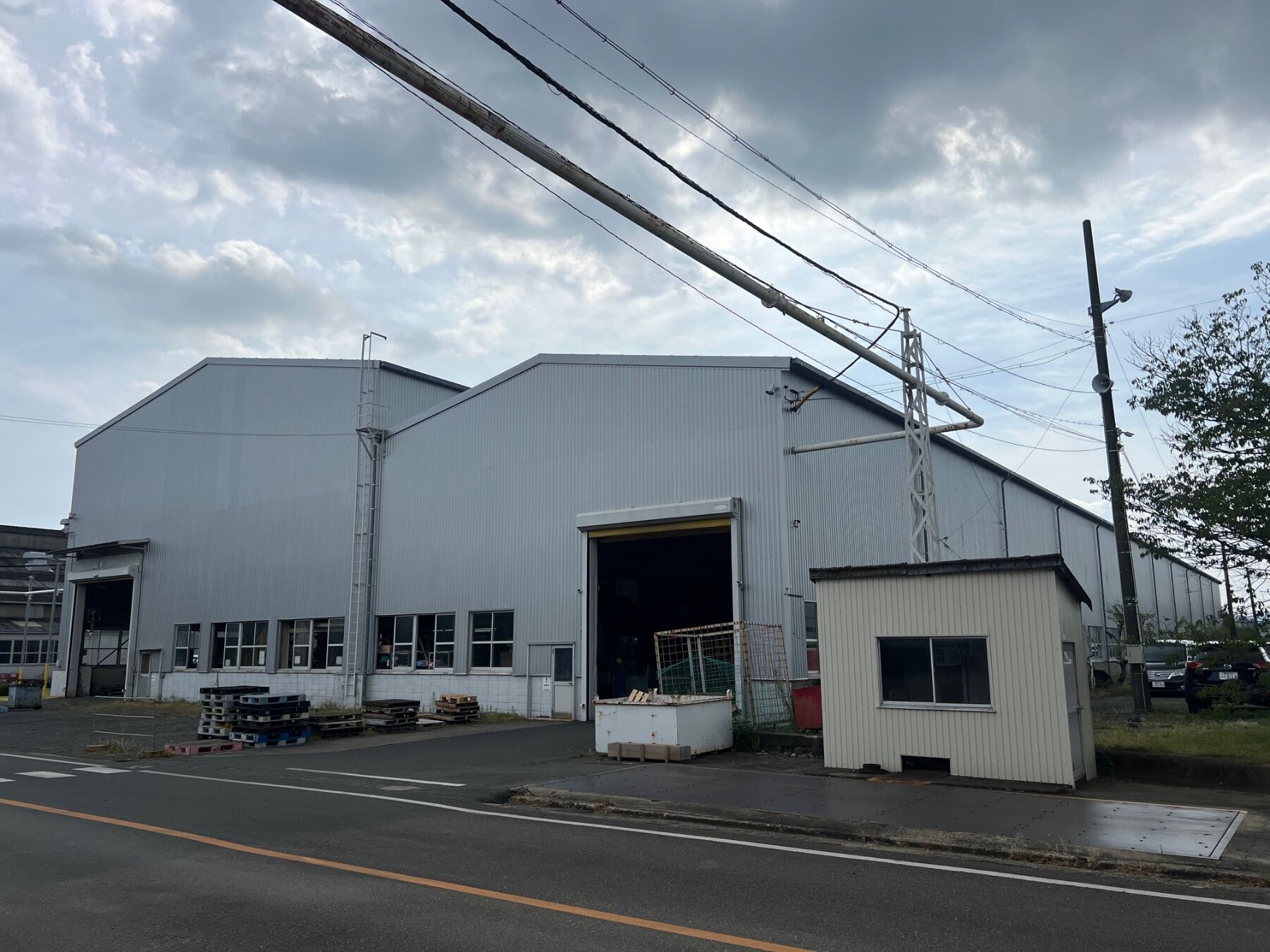 B.工場外部改修・施工後